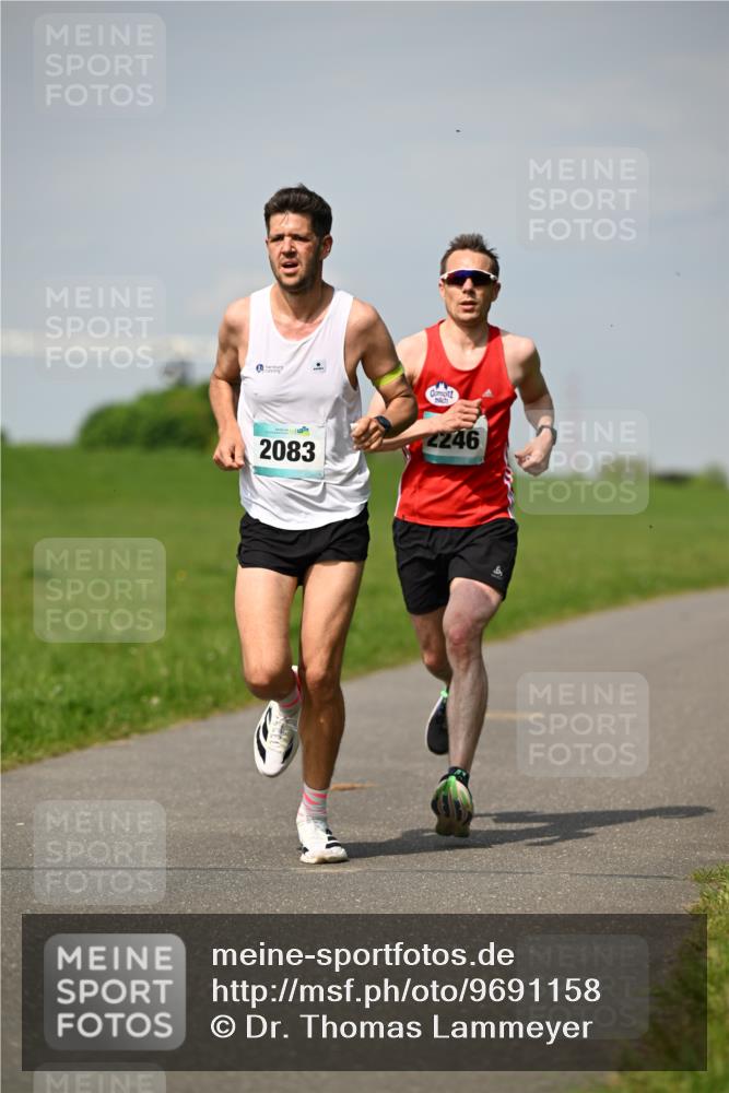 10.05.2026 - 8. Wedeler Halbmarathon Dr. Thomas Lammeyer http://msf.ph/oto/9691158 10.05.2026 11:11:55 Laufen 2083, 2246 meine-sportfotos.de