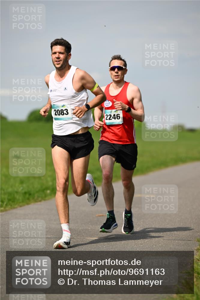 10.05.2026 - 8. Wedeler Halbmarathon Dr. Thomas Lammeyer http://msf.ph/oto/9691163 10.05.2026 11:11:55 Laufen 2083, 2246 meine-sportfotos.de