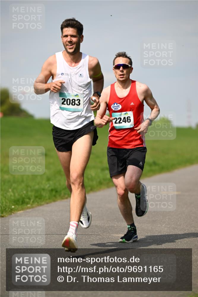 10.05.2026 - 8. Wedeler Halbmarathon Dr. Thomas Lammeyer http://msf.ph/oto/9691165 10.05.2026 11:11:56 Laufen 2083, 2246 meine-sportfotos.de