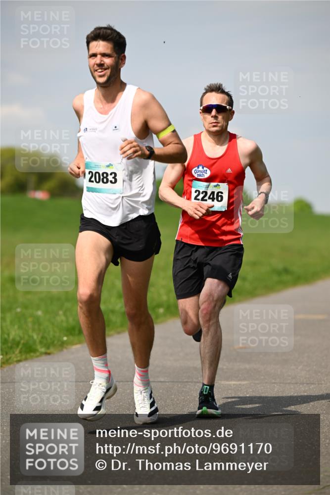 10.05.2026 - 8. Wedeler Halbmarathon Dr. Thomas Lammeyer http://msf.ph/oto/9691170 10.05.2026 11:11:56 Laufen 2083, 2246 meine-sportfotos.de