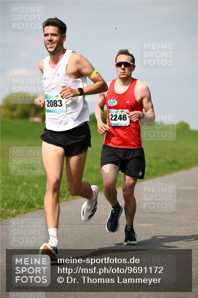 10.05.2026 - 8. Wedeler Halbmarathon Dr. Thomas Lammeyer http://msf.ph/oto/9691172 10.05.2026 11:11:56 Laufen 2083, 2246 meine-sportfotos.de