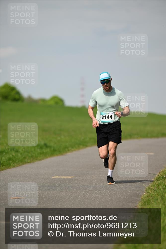 10.05.2026 - 8. Wedeler Halbmarathon Dr. Thomas Lammeyer http://msf.ph/oto/9691213 10.05.2026 11:12:04 Laufen 173, 2144 meine-sportfotos.de