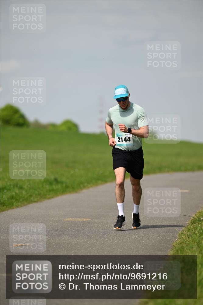 10.05.2026 - 8. Wedeler Halbmarathon Dr. Thomas Lammeyer http://msf.ph/oto/9691216 10.05.2026 11:12:04 Laufen 173, 2144 meine-sportfotos.de