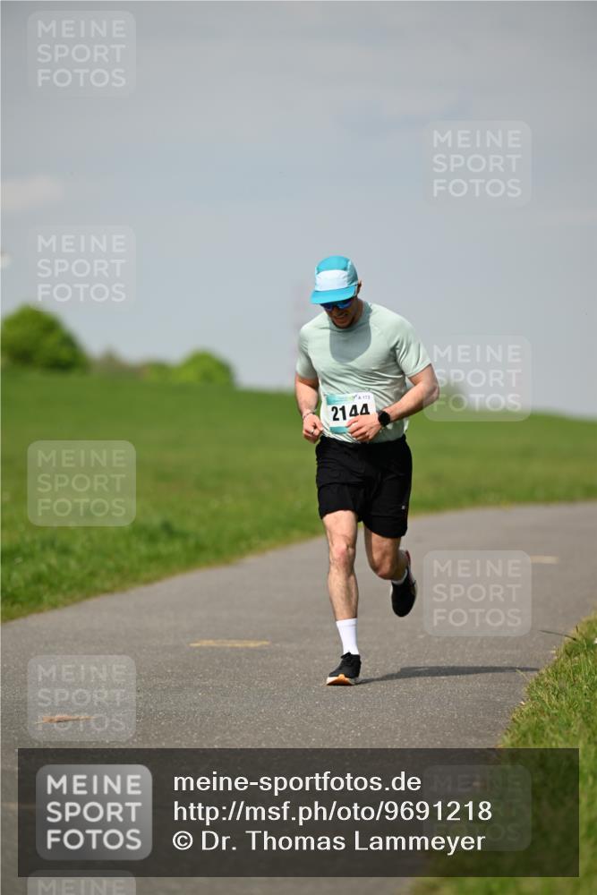 10.05.2026 - 8. Wedeler Halbmarathon Dr. Thomas Lammeyer http://msf.ph/oto/9691218 10.05.2026 11:12:05 Laufen 173, 2144 meine-sportfotos.de