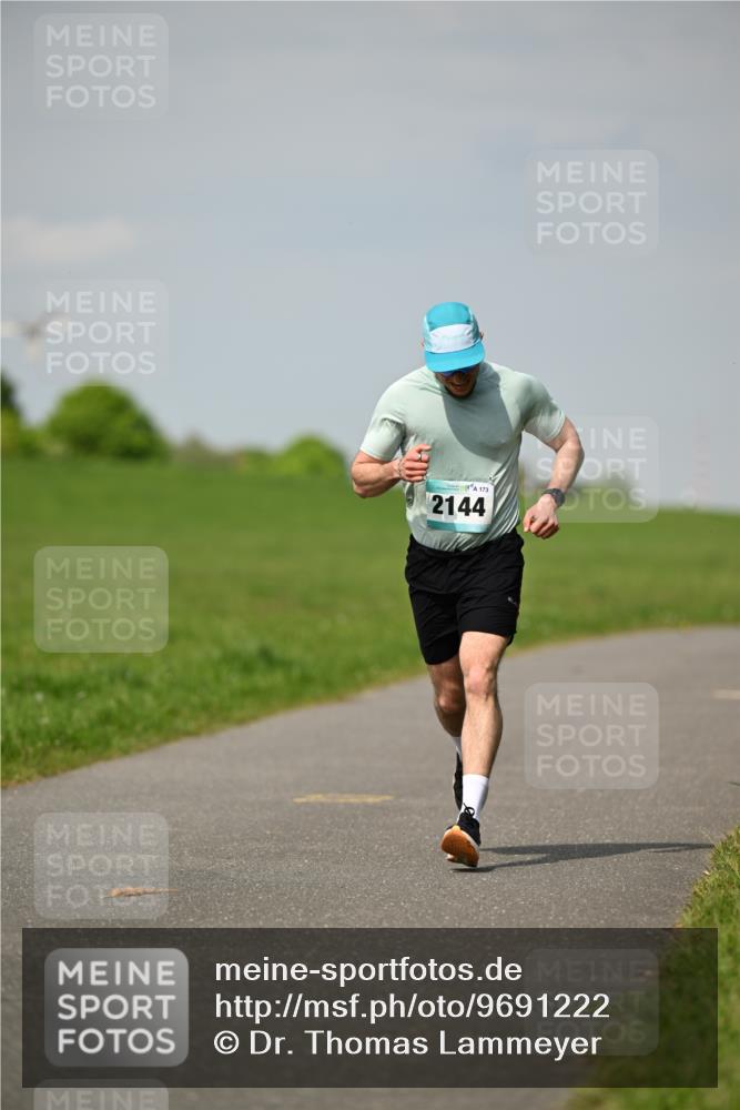 10.05.2026 - 8. Wedeler Halbmarathon Dr. Thomas Lammeyer http://msf.ph/oto/9691222 10.05.2026 11:12:05 Laufen 173, 2144 meine-sportfotos.de