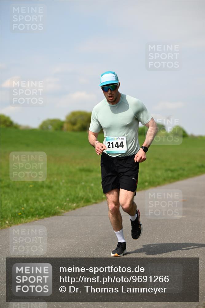 10.05.2026 - 8. Wedeler Halbmarathon Dr. Thomas Lammeyer http://msf.ph/oto/9691266 10.05.2026 11:12:07 Laufen 173, 2144 meine-sportfotos.de