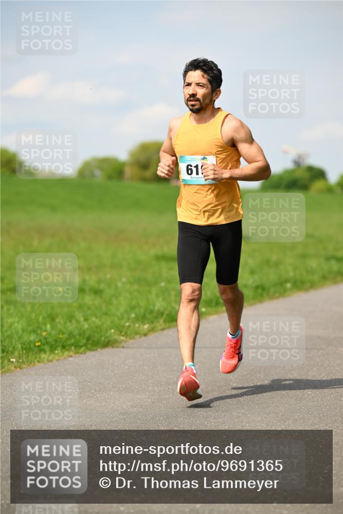 10.05.2026 - 8. Wedeler Halbmarathon Dr. Thomas Lammeyer http://msf.ph/oto/9691365 10.05.2026 11:12:47 Laufen  meine-sportfotos.de