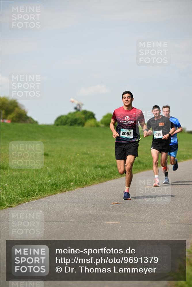 10.05.2026 - 8. Wedeler Halbmarathon Dr. Thomas Lammeyer http://msf.ph/oto/9691379 10.05.2026 11:13:08 Laufen 2082, 2025 meine-sportfotos.de