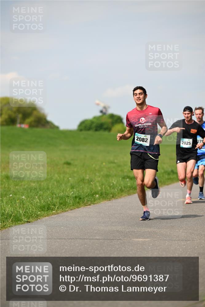 10.05.2026 - 8. Wedeler Halbmarathon Dr. Thomas Lammeyer http://msf.ph/oto/9691387 10.05.2026 11:13:09 Laufen 2082, 2025, 279 meine-sportfotos.de