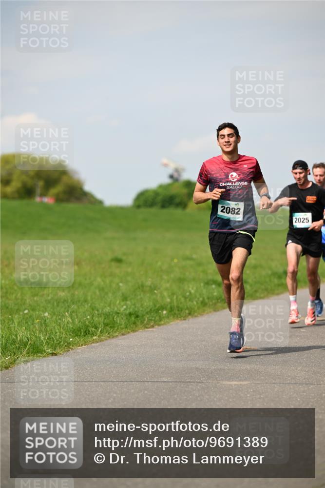10.05.2026 - 8. Wedeler Halbmarathon Dr. Thomas Lammeyer http://msf.ph/oto/9691389 10.05.2026 11:13:09 Laufen 2082, 2025 meine-sportfotos.de