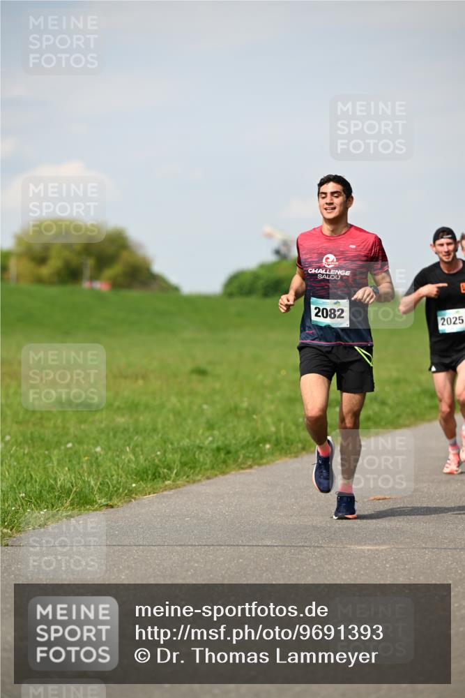 10.05.2026 - 8. Wedeler Halbmarathon Dr. Thomas Lammeyer http://msf.ph/oto/9691393 10.05.2026 11:13:09 Laufen 2082, 2025 meine-sportfotos.de