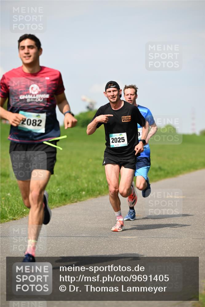 10.05.2026 - 8. Wedeler Halbmarathon Dr. Thomas Lammeyer http://msf.ph/oto/9691405 10.05.2026 11:13:10 Laufen 2082, 2025, 119 meine-sportfotos.de