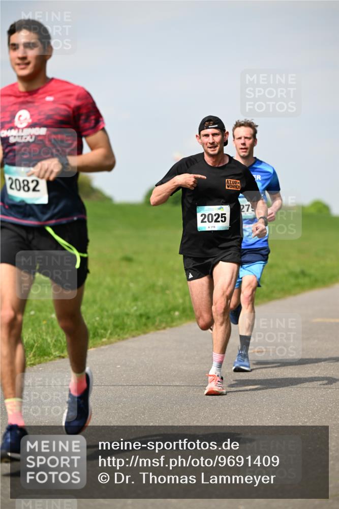 10.05.2026 - 8. Wedeler Halbmarathon Dr. Thomas Lammeyer http://msf.ph/oto/9691409 10.05.2026 11:13:11 Laufen 2082, 2025, 119 meine-sportfotos.de