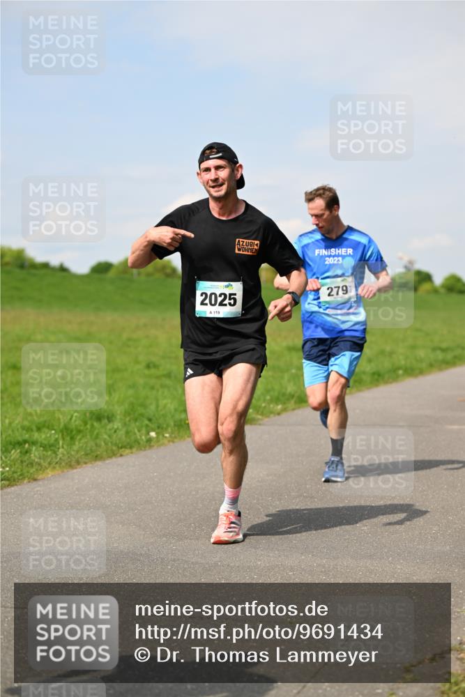 10.05.2026 - 8. Wedeler Halbmarathon Dr. Thomas Lammeyer http://msf.ph/oto/9691434 10.05.2026 11:13:12 Laufen 2025, 119, 2023, 279 meine-sportfotos.de