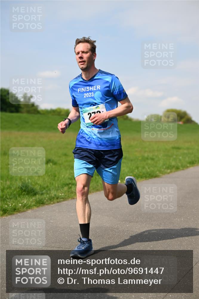10.05.2026 - 8. Wedeler Halbmarathon Dr. Thomas Lammeyer http://msf.ph/oto/9691447 10.05.2026 11:13:13 Laufen 2023 meine-sportfotos.de