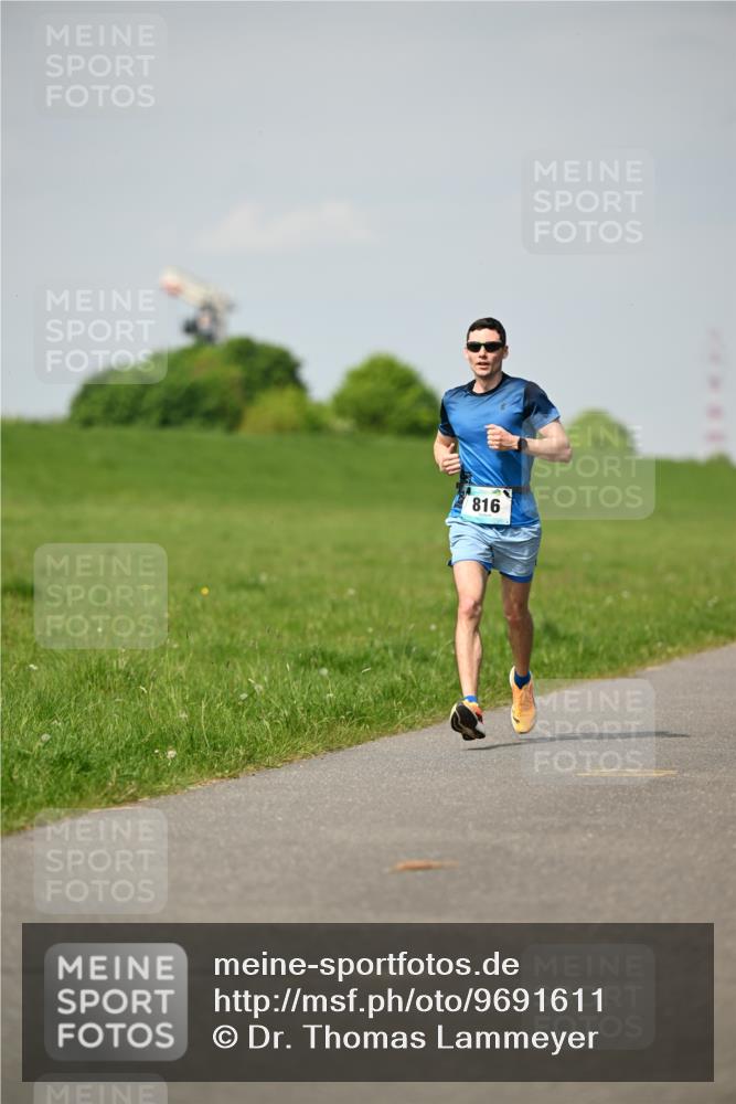 10.05.2026 - 8. Wedeler Halbmarathon Dr. Thomas Lammeyer http://msf.ph/oto/9691611 10.05.2026 11:13:50 Laufen 816 meine-sportfotos.de