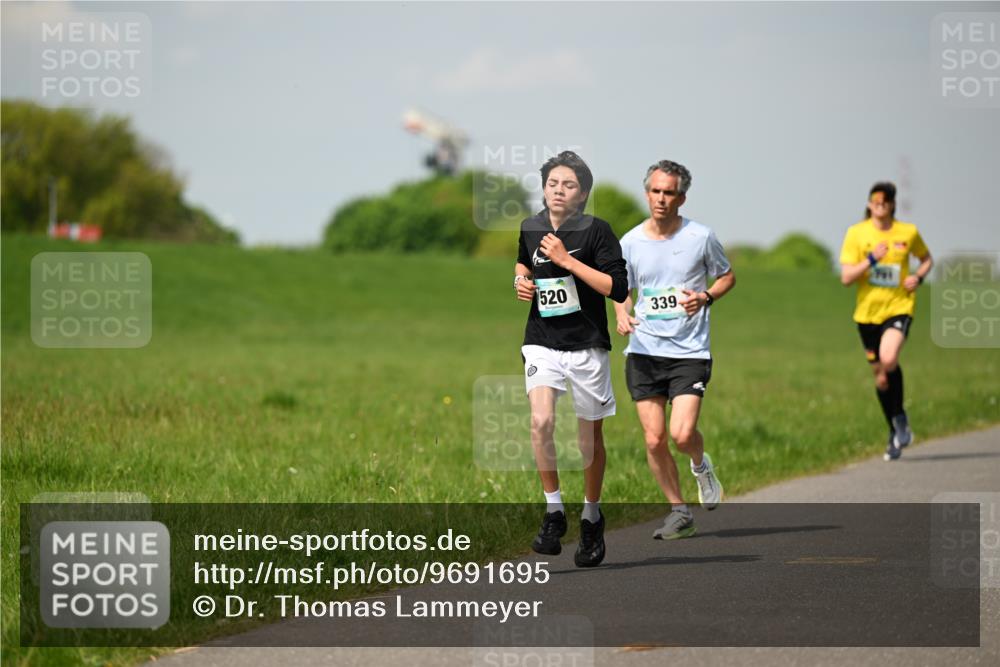 10.05.2026 - 8. Wedeler Halbmarathon Dr. Thomas Lammeyer http://msf.ph/oto/9691695 10.05.2026 11:14:06 Laufen 520, 339 meine-sportfotos.de