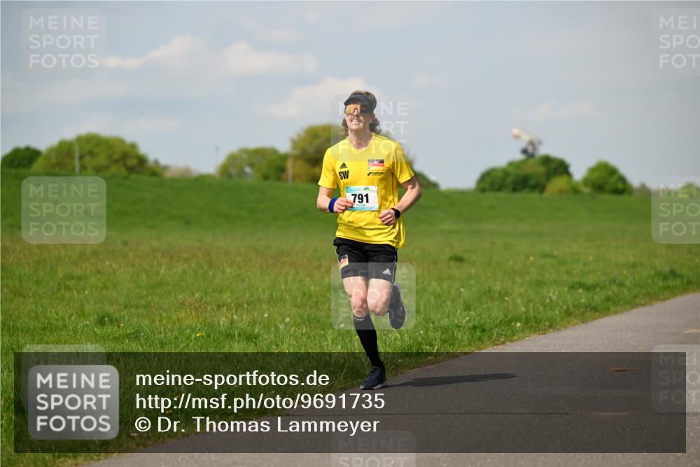 10.05.2026 - 8. Wedeler Halbmarathon Dr. Thomas Lammeyer http://msf.ph/oto/9691735 10.05.2026 11:14:11 Laufen 791 meine-sportfotos.de