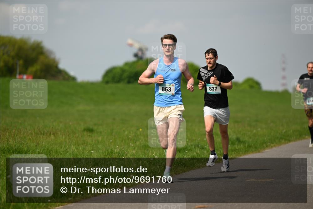 10.05.2026 - 8. Wedeler Halbmarathon Dr. Thomas Lammeyer http://msf.ph/oto/9691760 10.05.2026 11:14:16 Laufen 863, 837, 223 meine-sportfotos.de