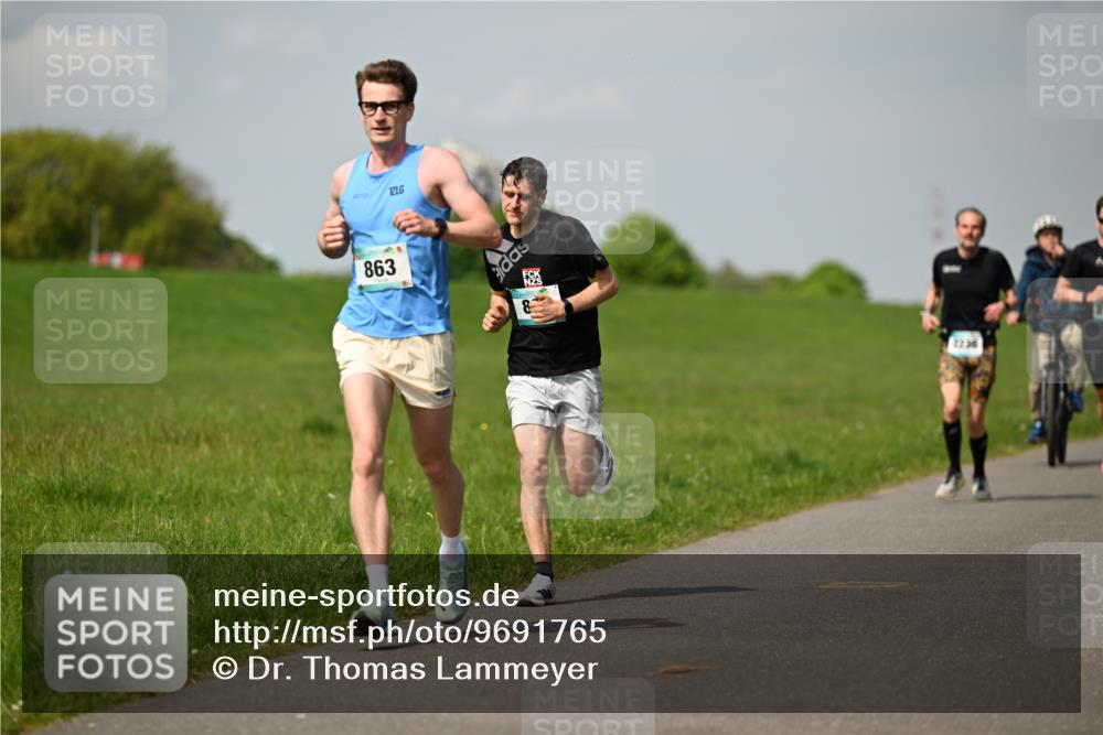 10.05.2026 - 8. Wedeler Halbmarathon Dr. Thomas Lammeyer http://msf.ph/oto/9691765 10.05.2026 11:14:16 Laufen 863, 2236 meine-sportfotos.de