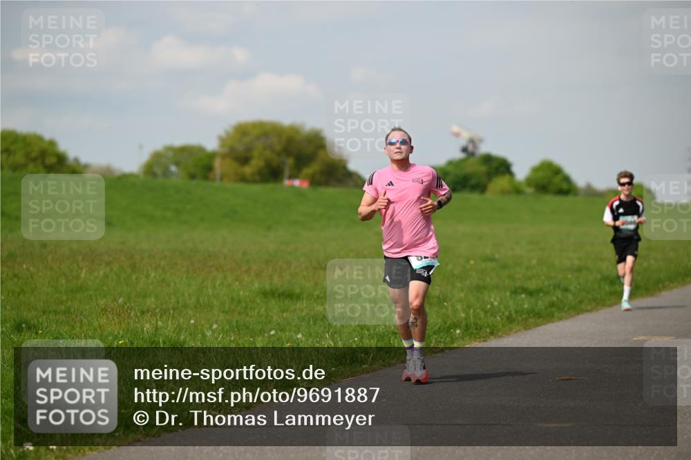 10.05.2026 - 8. Wedeler Halbmarathon Dr. Thomas Lammeyer http://msf.ph/oto/9691887 10.05.2026 11:14:36 Laufen  meine-sportfotos.de