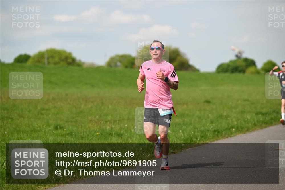 10.05.2026 - 8. Wedeler Halbmarathon Dr. Thomas Lammeyer http://msf.ph/oto/9691905 10.05.2026 11:14:37 Laufen  meine-sportfotos.de