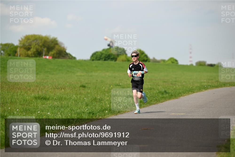 10.05.2026 - 8. Wedeler Halbmarathon Dr. Thomas Lammeyer http://msf.ph/oto/9691912 10.05.2026 11:14:38 Laufen  meine-sportfotos.de