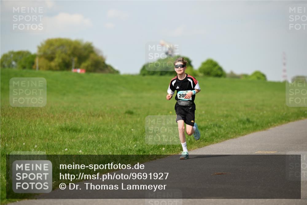 10.05.2026 - 8. Wedeler Halbmarathon Dr. Thomas Lammeyer http://msf.ph/oto/9691927 10.05.2026 11:14:38 Laufen 209 meine-sportfotos.de