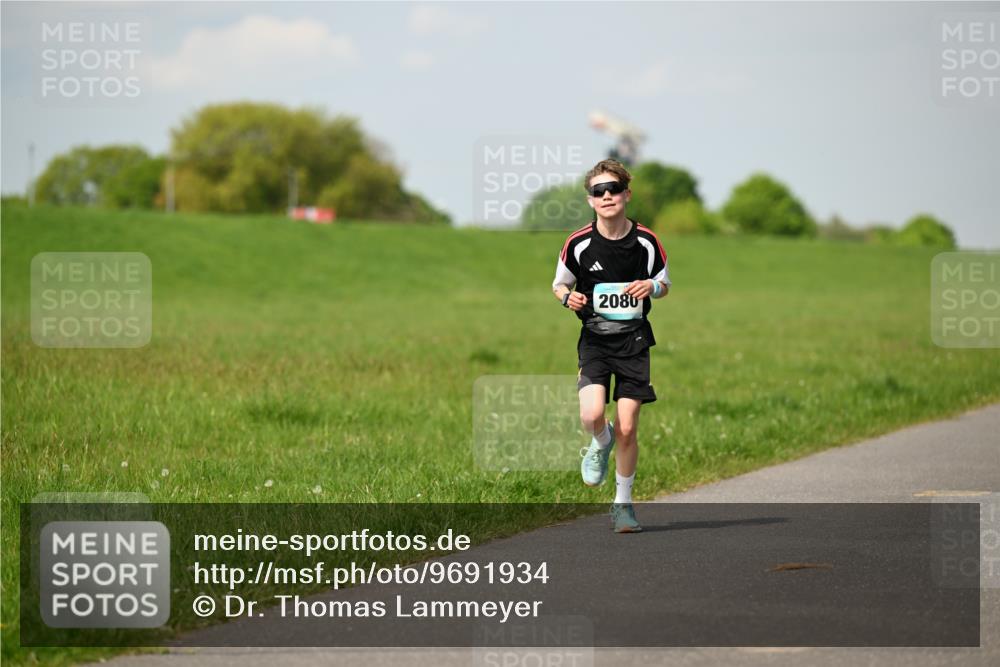 10.05.2026 - 8. Wedeler Halbmarathon Dr. Thomas Lammeyer http://msf.ph/oto/9691934 10.05.2026 11:14:39 Laufen 2080 meine-sportfotos.de