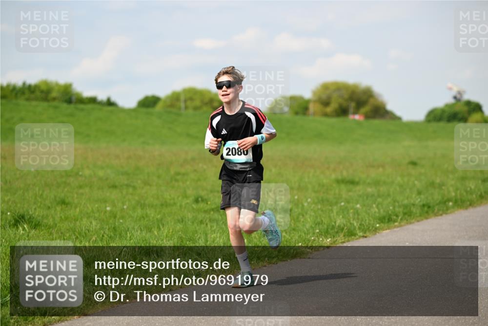 10.05.2026 - 8. Wedeler Halbmarathon Dr. Thomas Lammeyer http://msf.ph/oto/9691979 10.05.2026 11:14:41 Laufen 2080 meine-sportfotos.de
