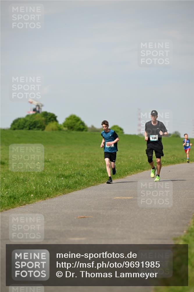 10.05.2026 - 8. Wedeler Halbmarathon Dr. Thomas Lammeyer http://msf.ph/oto/9691985 10.05.2026 11:14:50 Laufen 144 meine-sportfotos.de