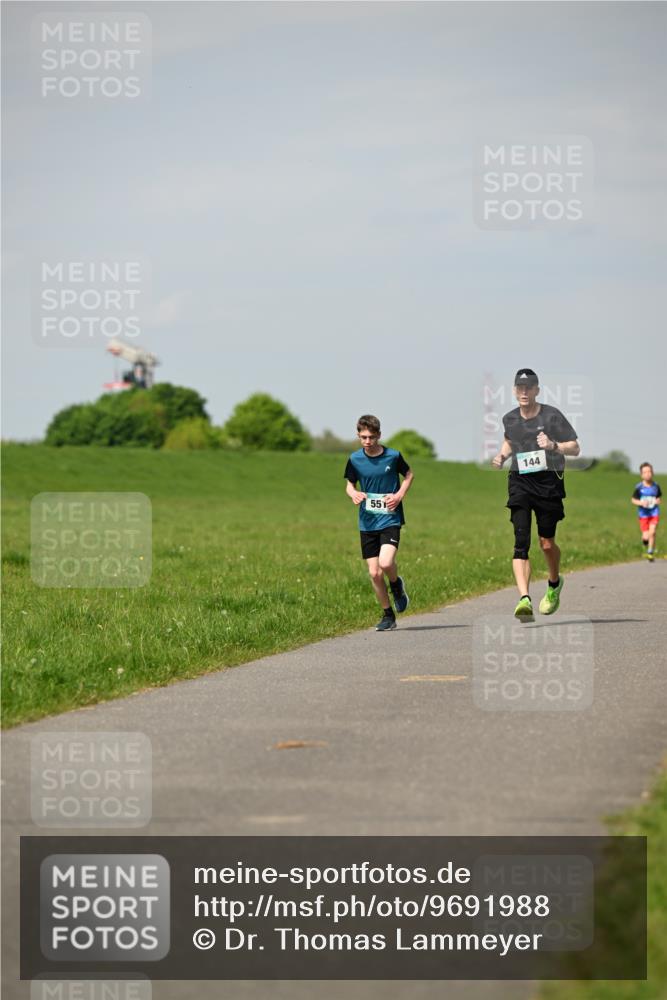 10.05.2026 - 8. Wedeler Halbmarathon Dr. Thomas Lammeyer http://msf.ph/oto/9691988 10.05.2026 11:14:50 Laufen 551, 144 meine-sportfotos.de