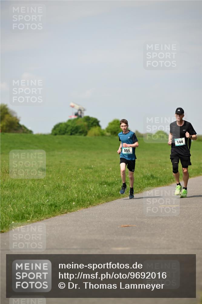10.05.2026 - 8. Wedeler Halbmarathon Dr. Thomas Lammeyer http://msf.ph/oto/9692016 10.05.2026 11:14:52 Laufen 144, 551 meine-sportfotos.de