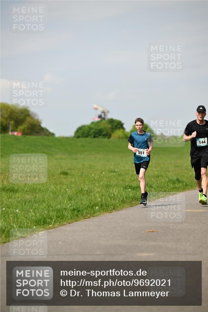 10.05.2026 - 8. Wedeler Halbmarathon Dr. Thomas Lammeyer http://msf.ph/oto/9692021 10.05.2026 11:14:52 Laufen 551, 144 meine-sportfotos.de