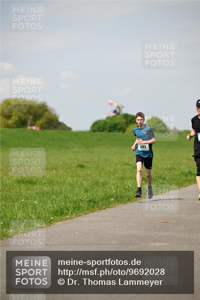 10.05.2026 - 8. Wedeler Halbmarathon Dr. Thomas Lammeyer http://msf.ph/oto/9692028 10.05.2026 11:14:52 Laufen 551 meine-sportfotos.de