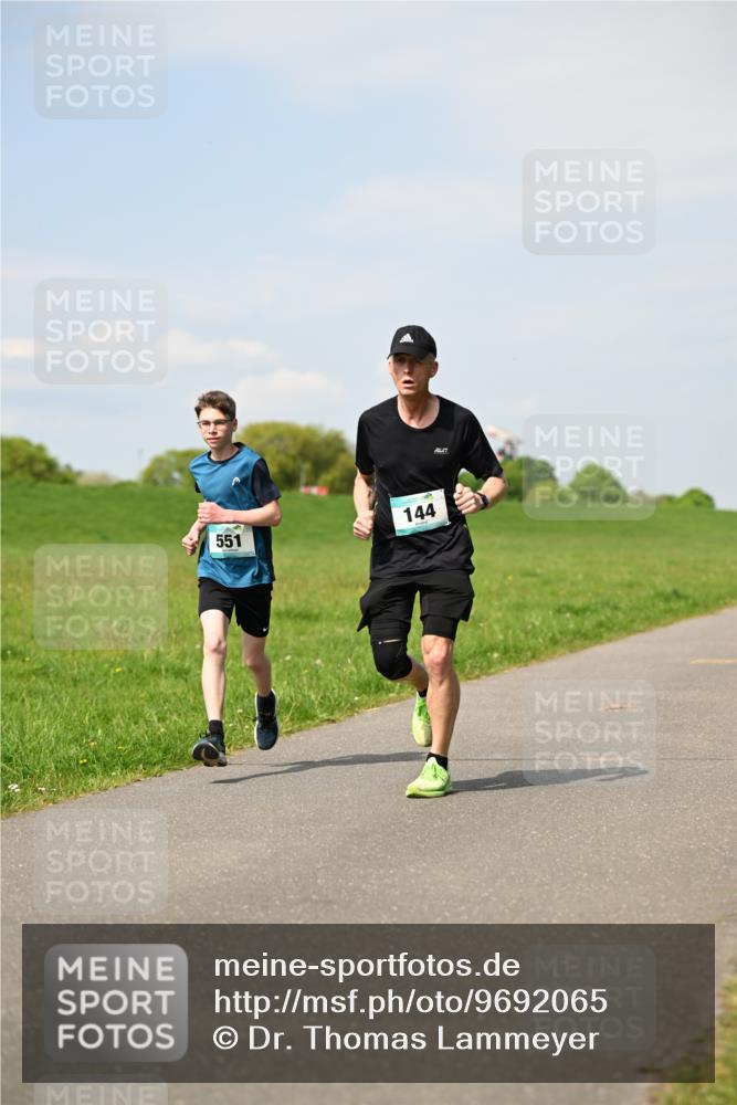 10.05.2026 - 8. Wedeler Halbmarathon Dr. Thomas Lammeyer http://msf.ph/oto/9692065 10.05.2026 11:14:55 Laufen 551, 144 meine-sportfotos.de