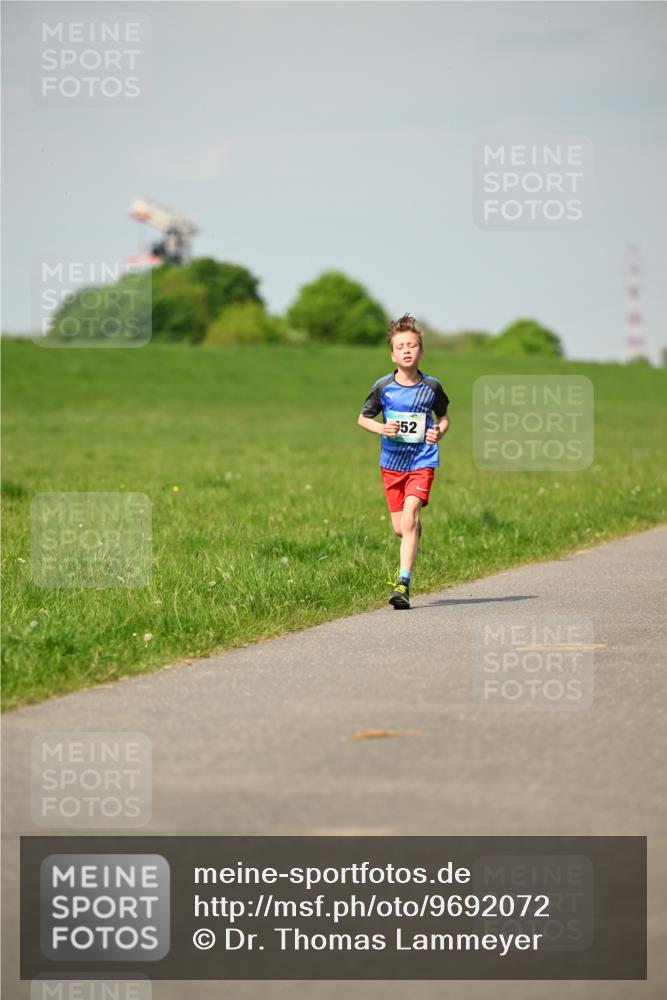 10.05.2026 - 8. Wedeler Halbmarathon Dr. Thomas Lammeyer http://msf.ph/oto/9692072 10.05.2026 11:14:59 Laufen  meine-sportfotos.de