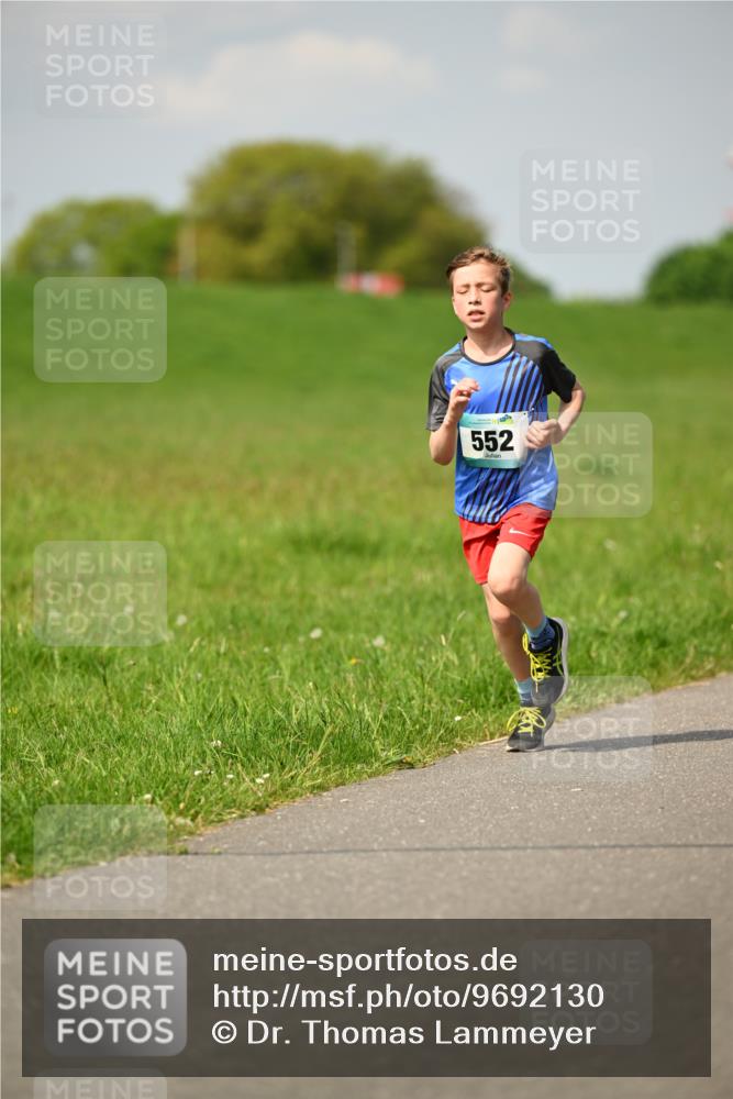 10.05.2026 - 8. Wedeler Halbmarathon Dr. Thomas Lammeyer http://msf.ph/oto/9692130 10.05.2026 11:15:02 Laufen 552 meine-sportfotos.de
