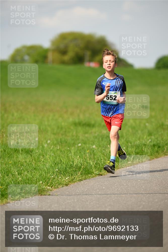 10.05.2026 - 8. Wedeler Halbmarathon Dr. Thomas Lammeyer http://msf.ph/oto/9692133 10.05.2026 11:15:02 Laufen 552 meine-sportfotos.de