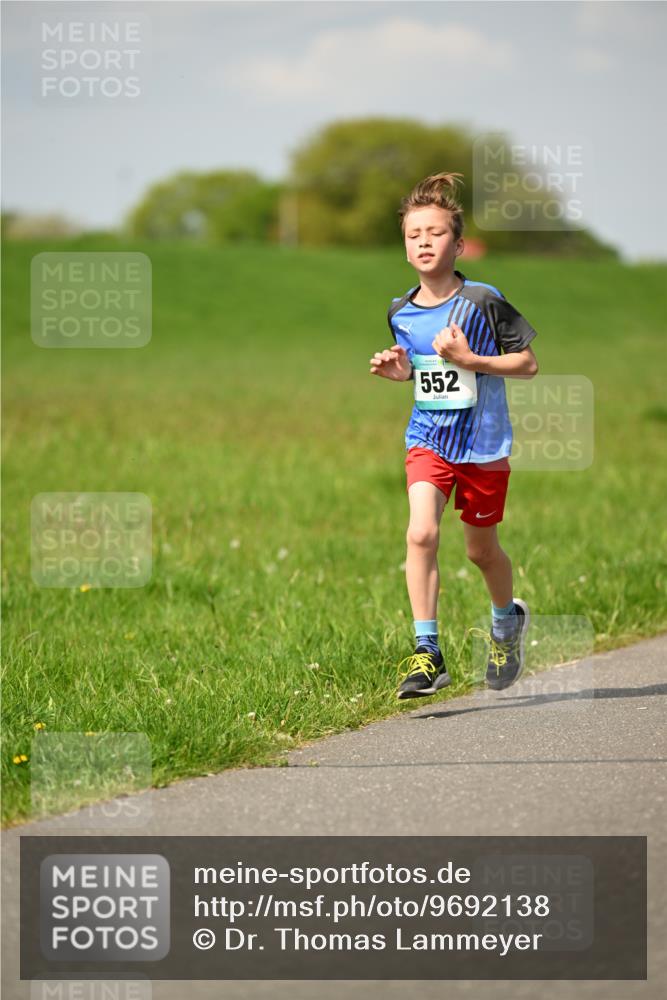 10.05.2026 - 8. Wedeler Halbmarathon Dr. Thomas Lammeyer http://msf.ph/oto/9692138 10.05.2026 11:15:02 Laufen 552 meine-sportfotos.de