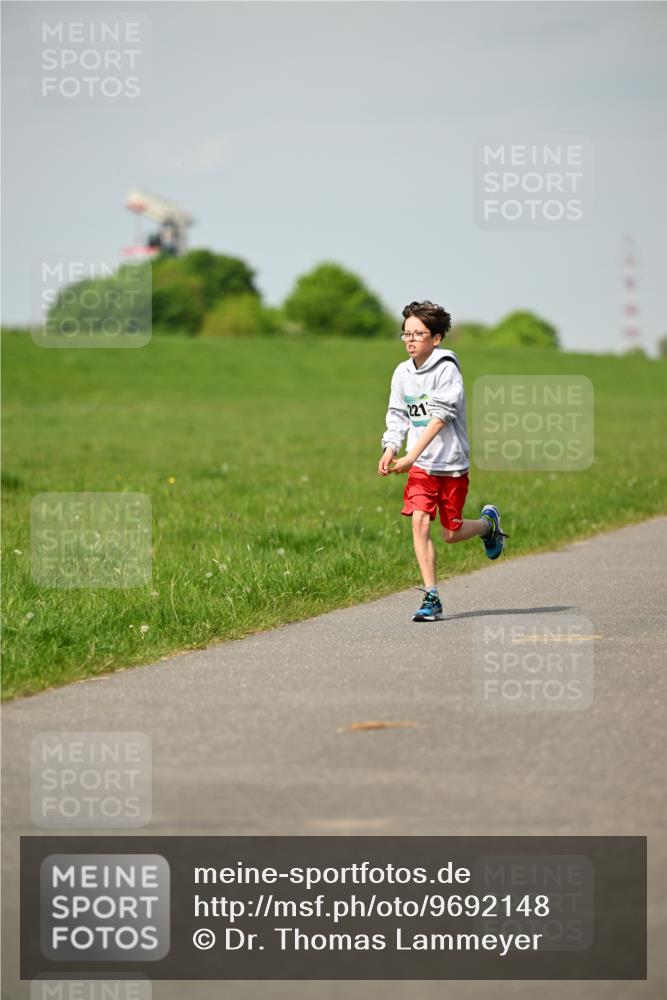 10.05.2026 - 8. Wedeler Halbmarathon Dr. Thomas Lammeyer http://msf.ph/oto/9692148 10.05.2026 11:15:10 Laufen 221 meine-sportfotos.de