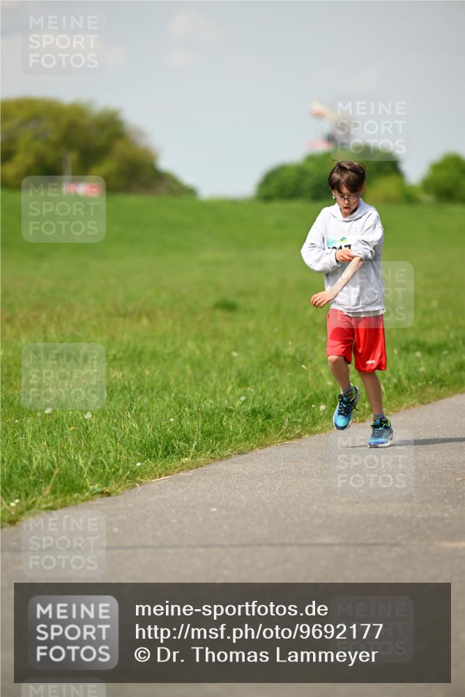 10.05.2026 - 8. Wedeler Halbmarathon Dr. Thomas Lammeyer http://msf.ph/oto/9692177 10.05.2026 11:15:11 Laufen  meine-sportfotos.de