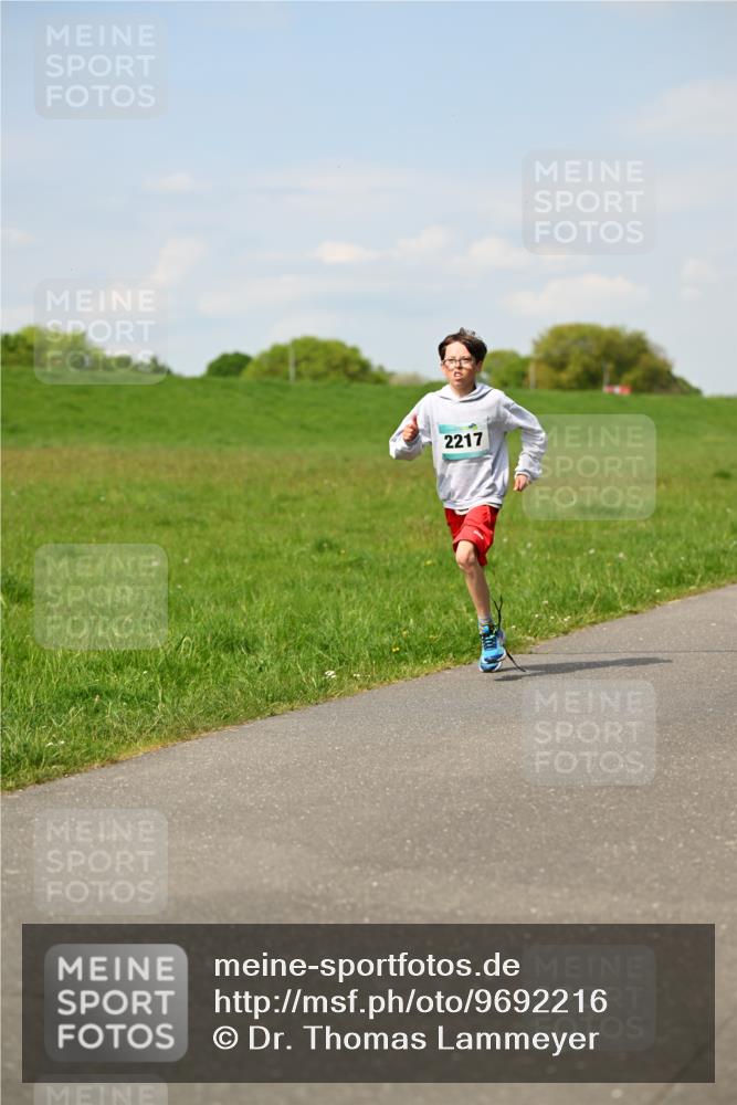 10.05.2026 - 8. Wedeler Halbmarathon Dr. Thomas Lammeyer http://msf.ph/oto/9692216 10.05.2026 11:15:14 Laufen 2217 meine-sportfotos.de
