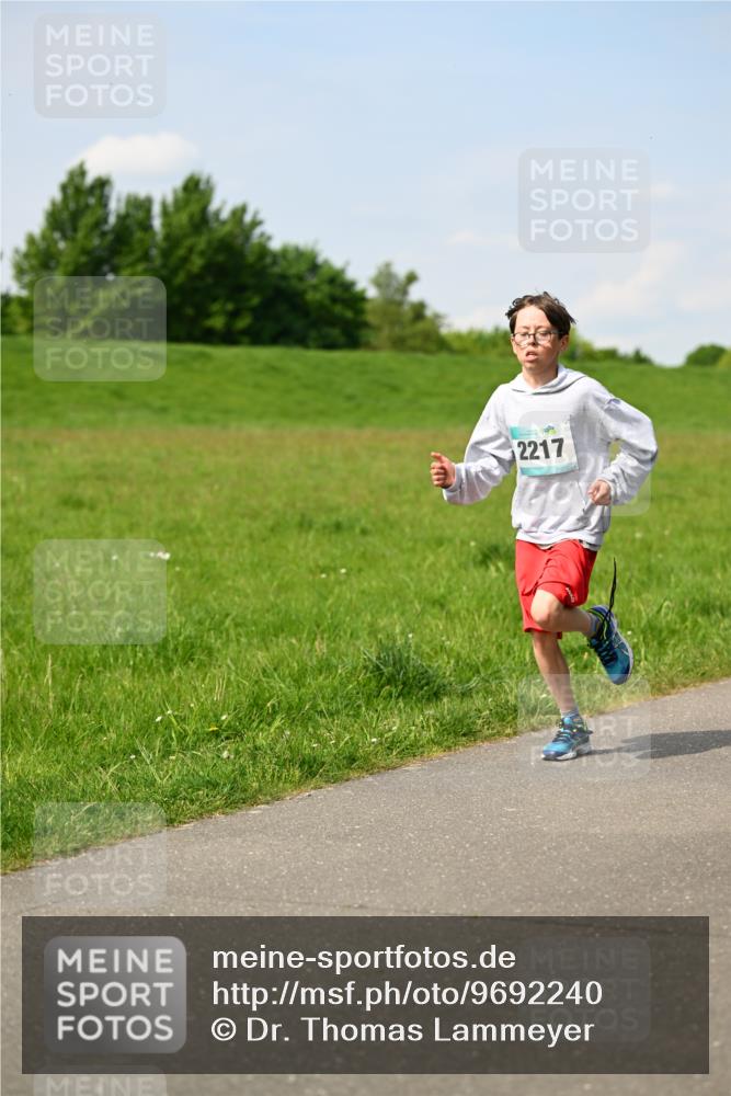 10.05.2026 - 8. Wedeler Halbmarathon Dr. Thomas Lammeyer http://msf.ph/oto/9692240 10.05.2026 11:15:15 Laufen 2217 meine-sportfotos.de