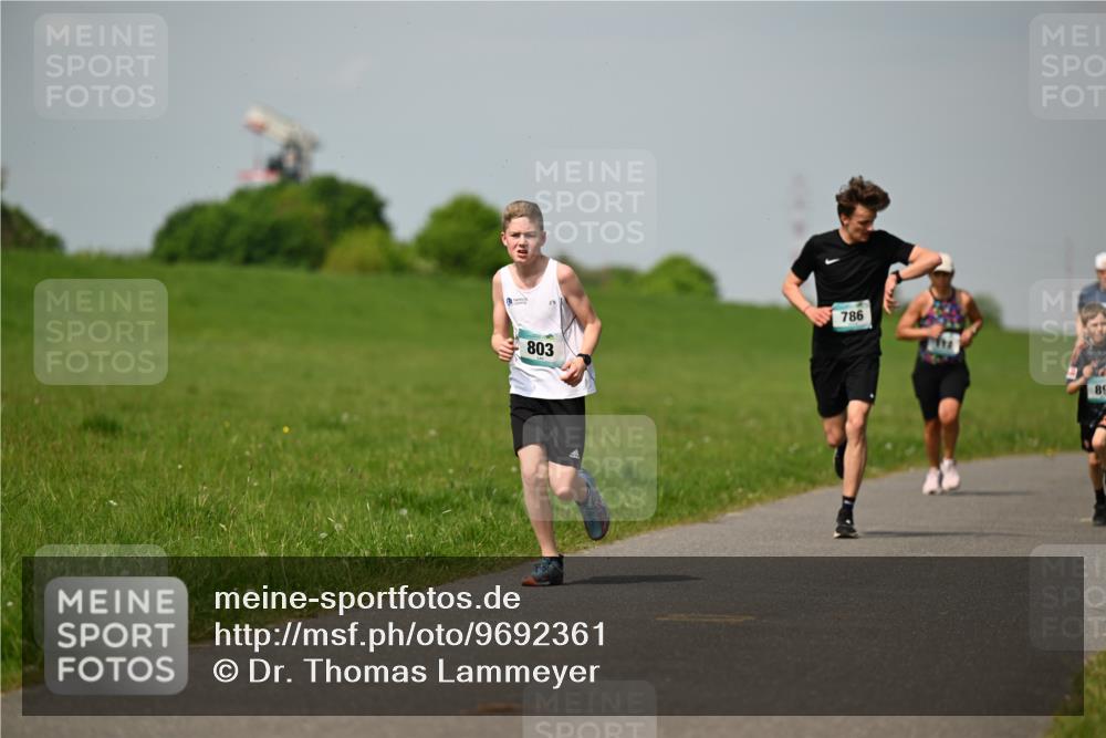 10.05.2026 - 8. Wedeler Halbmarathon Dr. Thomas Lammeyer http://msf.ph/oto/9692361 10.05.2026 11:15:44 Laufen 803, 786 meine-sportfotos.de