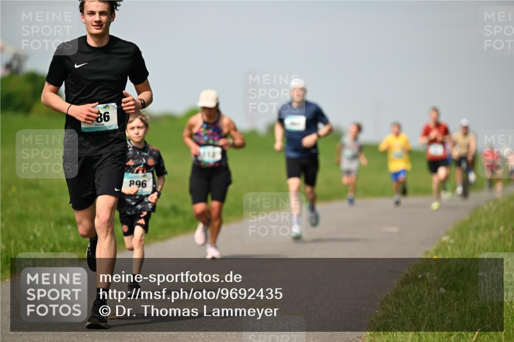 10.05.2026 - 8. Wedeler Halbmarathon Dr. Thomas Lammeyer http://msf.ph/oto/9692435 10.05.2026 11:15:48 Laufen 896 meine-sportfotos.de