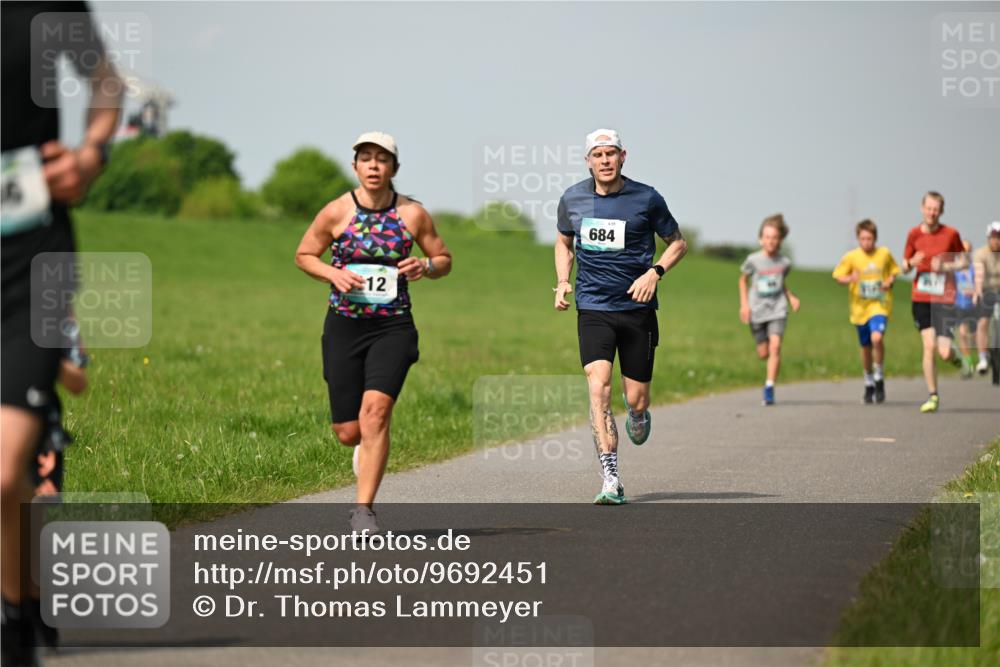 10.05.2026 - 8. Wedeler Halbmarathon Dr. Thomas Lammeyer http://msf.ph/oto/9692451 10.05.2026 11:15:50 Laufen 684 meine-sportfotos.de