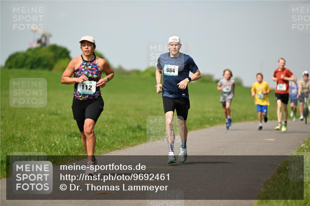 10.05.2026 - 8. Wedeler Halbmarathon Dr. Thomas Lammeyer http://msf.ph/oto/9692461 10.05.2026 11:15:50 Laufen 112, 684 meine-sportfotos.de