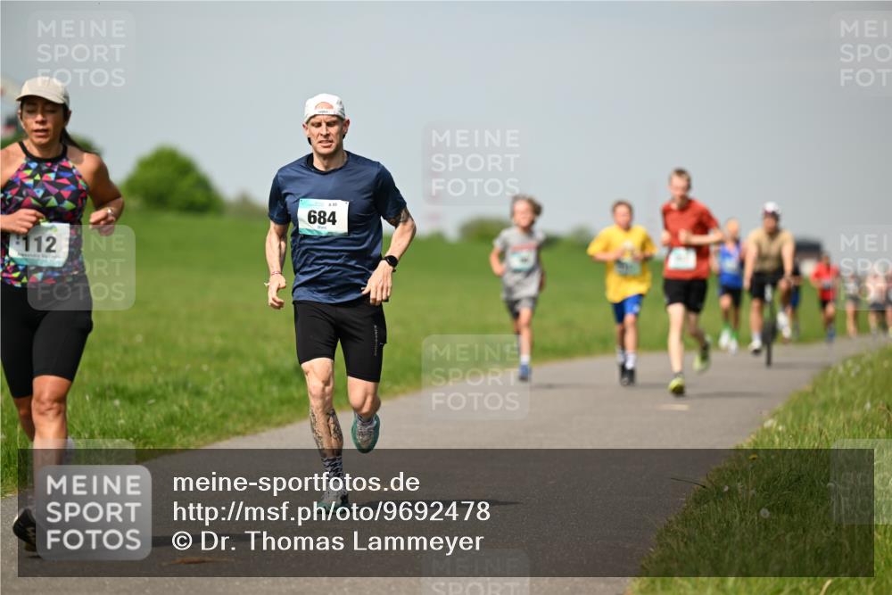 10.05.2026 - 8. Wedeler Halbmarathon Dr. Thomas Lammeyer http://msf.ph/oto/9692478 10.05.2026 11:15:51 Laufen 112, 684 meine-sportfotos.de