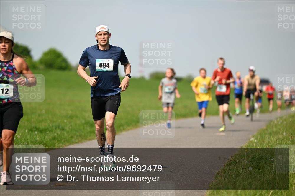 10.05.2026 - 8. Wedeler Halbmarathon Dr. Thomas Lammeyer http://msf.ph/oto/9692479 10.05.2026 11:15:51 Laufen 684 meine-sportfotos.de